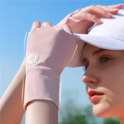 Women's Protective Golf Gloves Breathable Sunscreen UV Golf Gloves Hollow Palm Left And Right Hand