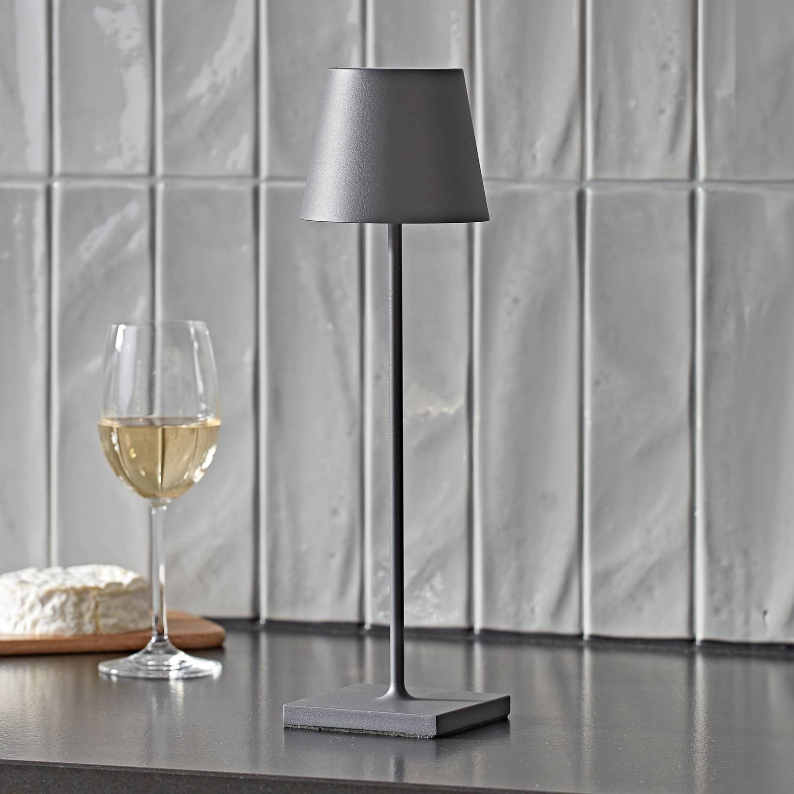 Sigor LED-Akkutischlampe Nuindie, USB-C, graphit, IP54, dimmbar, alu / grau / zink, für Wohn- / Esszimmer, Aluminium, Modern