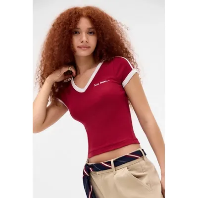 iets frans. Update V-Neck T-Shirt - Red XS at Urban Outfitters