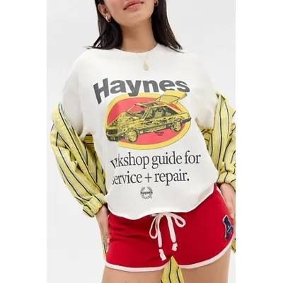 UO Haynes Boxy Dad T-Shirt - White L at Urban Outfitters