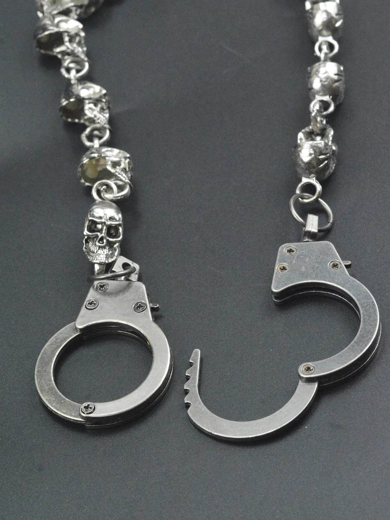 Hip Pop Schwere Selbstverteidigung EDC Hose Jeans Portemonnaie Taille Piratenschädel Kette Daumenmanschette Schlüsselanhänger Halsband Geschenkauswahl Image