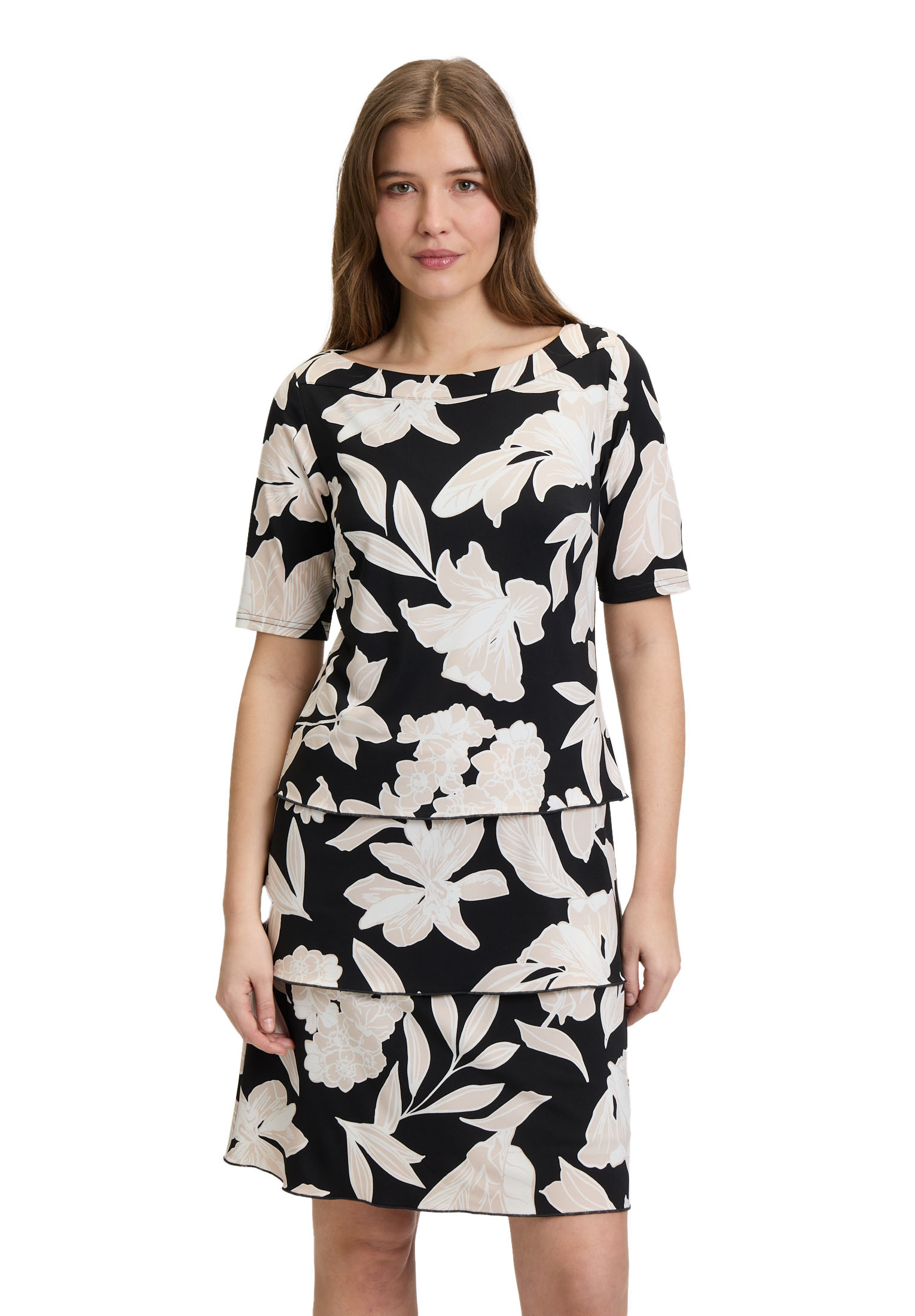 Sommerkleid BETTY BARCLAY "Damen Stufenkleid kurzarm", Damen, Gr. 38, Normalgrößen, schwarz (schwarz, beige), Obermaterial: 95% Polyester, 5% Elasthan. Futter: 100% Polyester., gerade kurz, U-Boot-Ausschnitt, Kleider, Druck Image