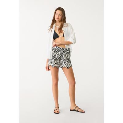 Stradivarius Shorts with contrast embroidery Black M