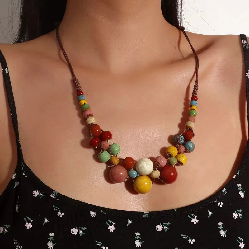Bunte handgefertigte Keramik-Halskette, mehrschichtig, verstellbar, Boho, böhmischer farbiger Halsreif, ethnischer Stil, Perlenschmuck, Nischendesign Image