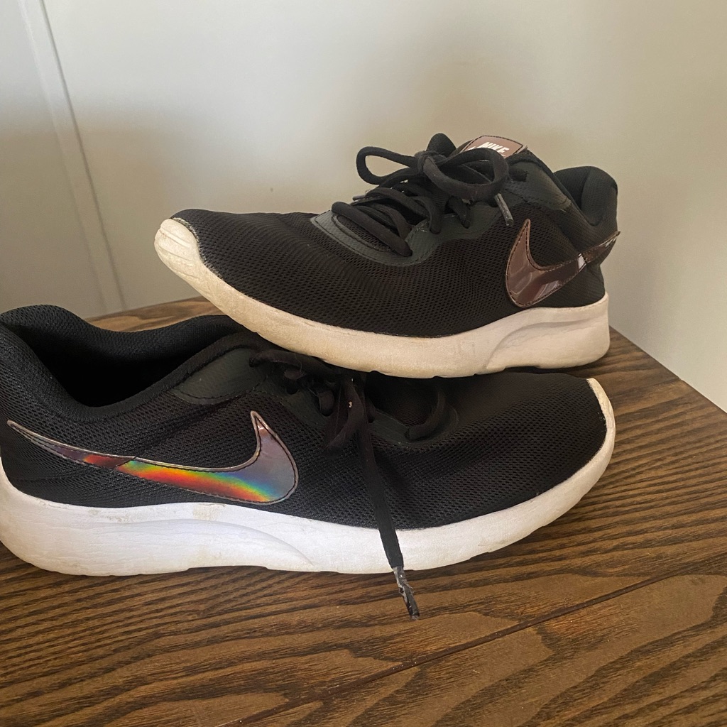 Nike Shoes | Women’s Nike Tennis Shoesrose Gold/Iridescentsize: Womens 8.5 | Color: Black/Gold | Size: 8.5
