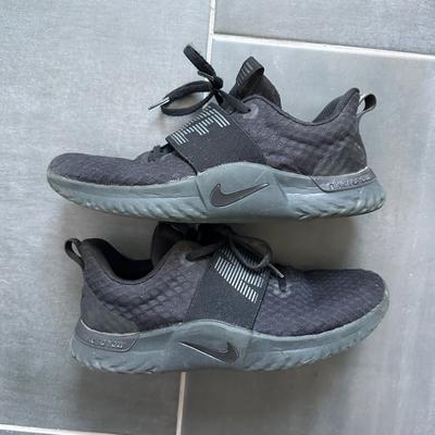 Nike Shoes | Women’s Nike Shoes 7.5 | Color: Black | Size: 7.5