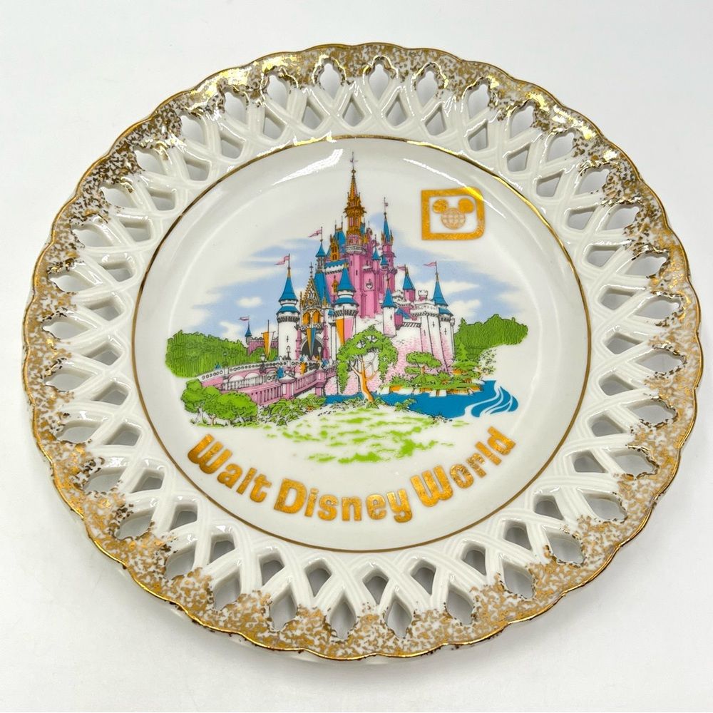 Disney Accents | Vintage 1960s Walt Disney World Florida Decorative Travel State Souvenir Plate | Color: Gold/White | Size: Os