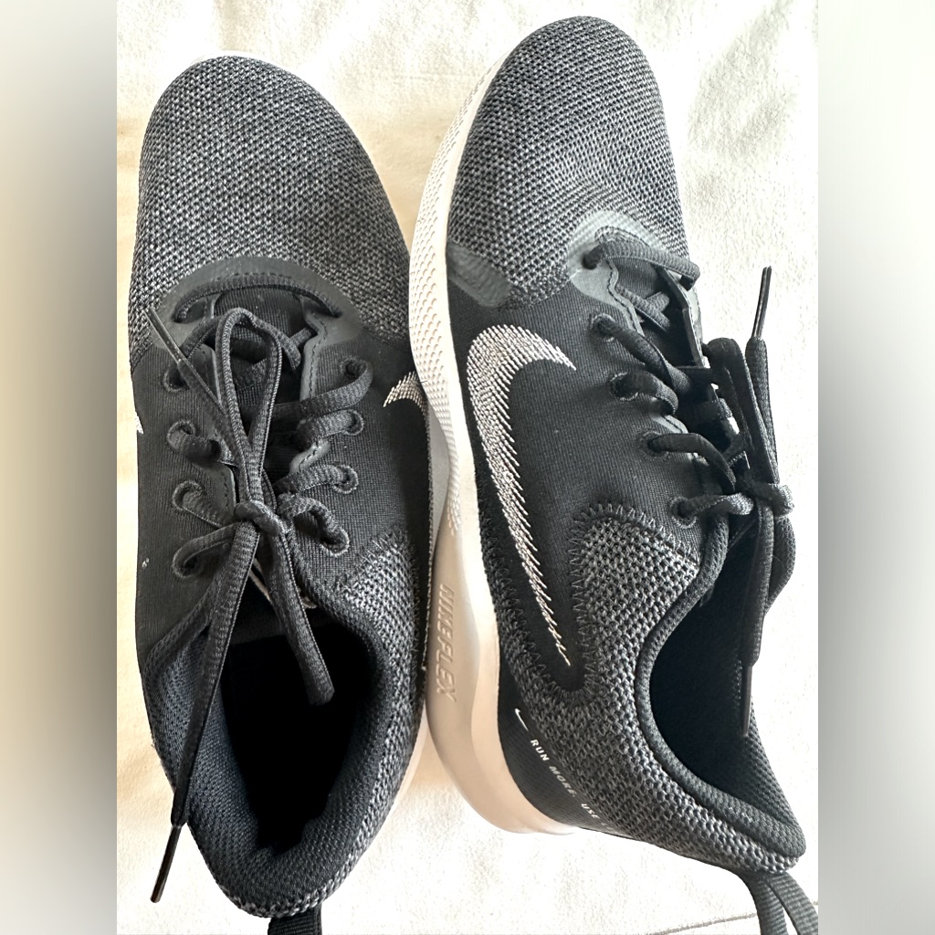Nike Shoes | Women's Nike Tennis Shoes Nwot Size 9 | Color: Black | Size: 9