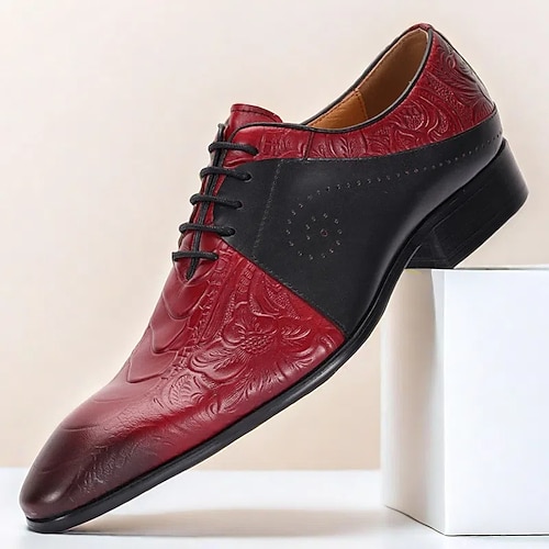 Oxford-Schuhe aus hochwertigem Rindsleder für Herren, klassisches Rot mit Brogue-Details, geeignet für geschäftliche und formelle Anlässe Image