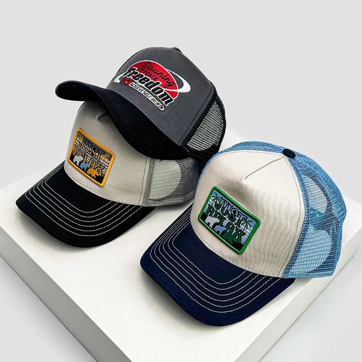 PATCH Brief Stickerei Baseball Hüte Sonnenschirm Hip Hop Neue Unisex Atmungsaktive Farbe Block Mode Trucker Caps Mesh Vielseitig ins