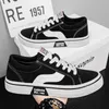 Neue orangefarbene Canvas-Sneaker für Herren, große Größe 46, Schnürplattform, Herren-Espadrilles, bequeme Low-Top-Männer-Skateboard-Schuhe, Zapatos de Lona