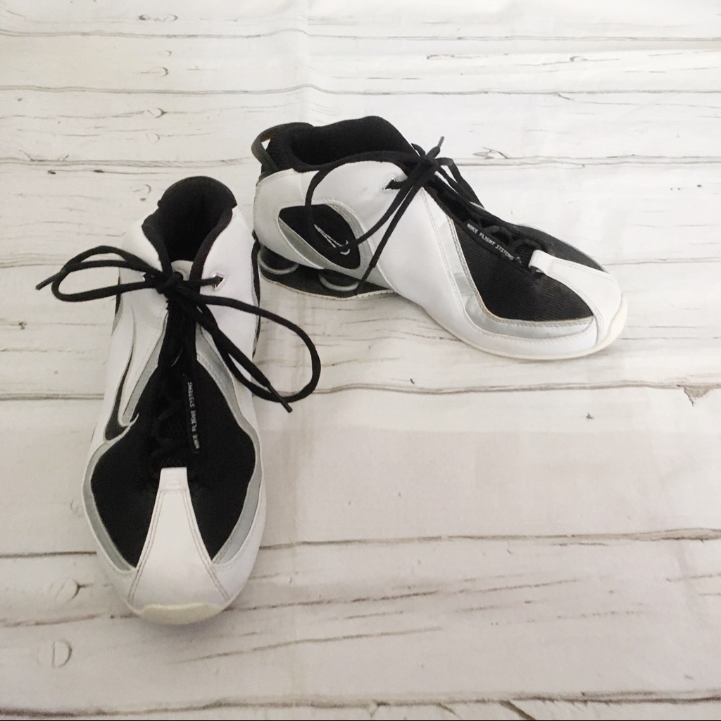 Nike Shoes | Y2k Nike Zoom Air Black White Tennis Shoes Sneakers Size 8.5 | Color: Black/White | Size: 8.5