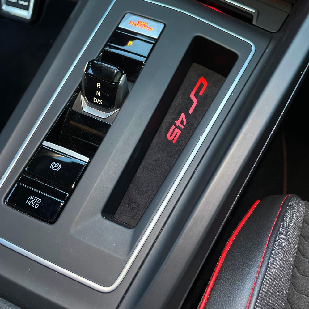 "Golf 8 MK8 MK8.5 FL CS45 45 CD inserto in alluminio con logo \"CS45\" effetto Alcantara"
