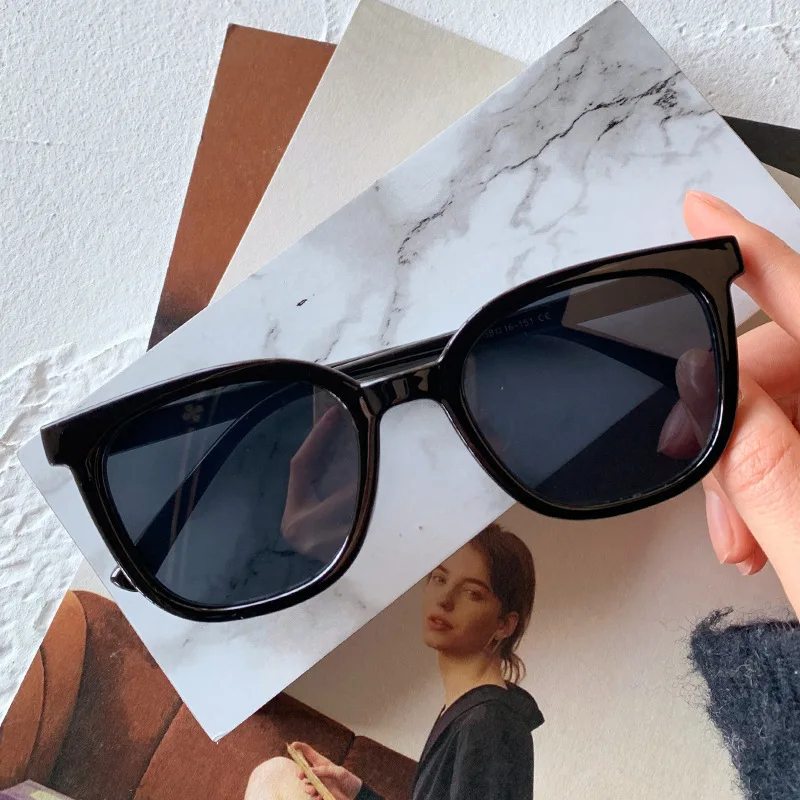 PC-Rahmen Rechteckige Sonnenbrille für Damen und Herren Vintage Runde Schwarze Eckige Sonnenbrillen für Männer und Frauen Eyewear Sonnenbrillen Image