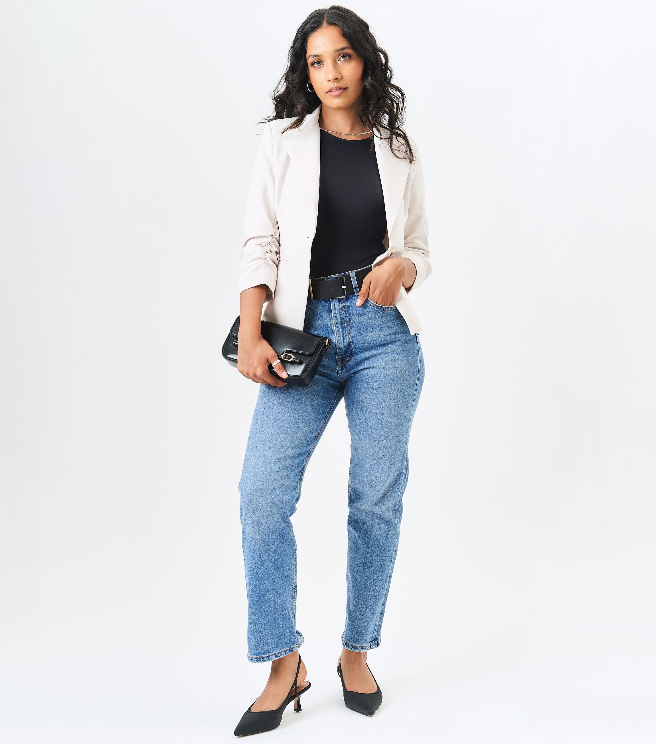 Cremefarbener Blazer mit gerüschten Ärmeln Image