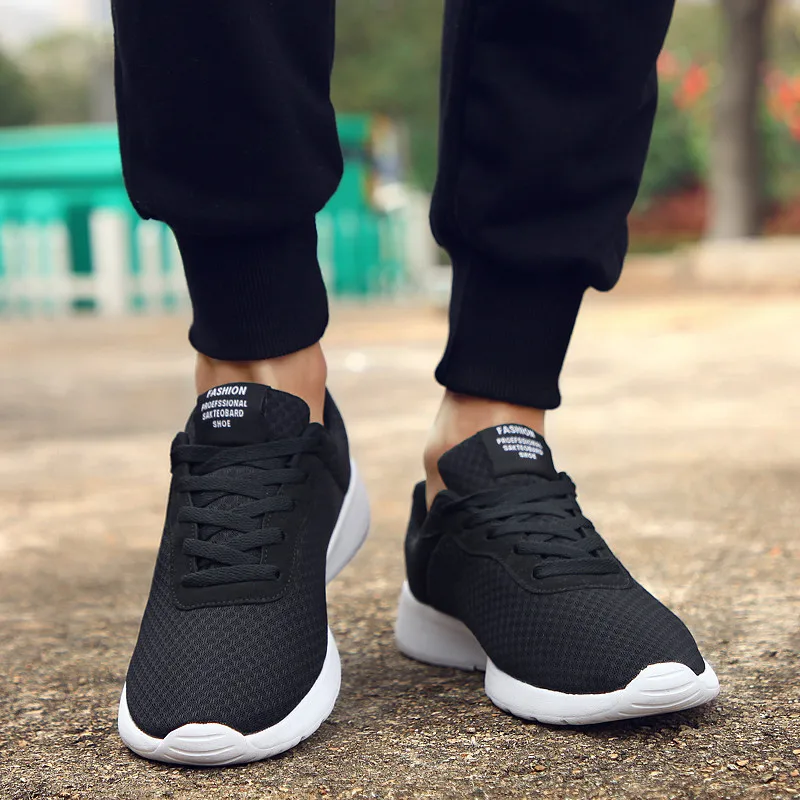 Mode Männer Schuhe Turnschuhe weiße Herren Turnschuhe Outdoor atmungsaktive Männer Freizeit schuh große Größe Sommer Light weigh Mann Tenis Schuh