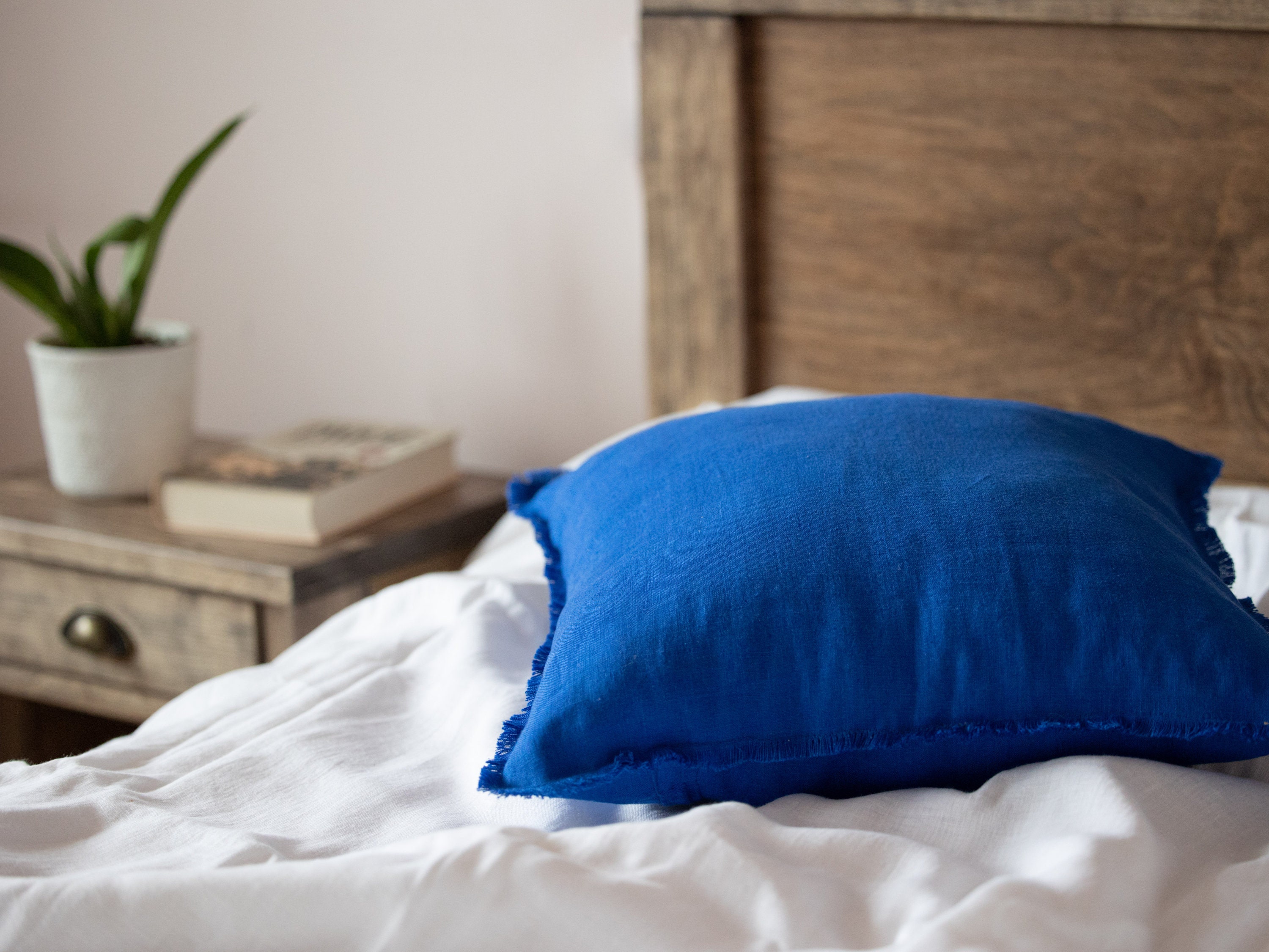 Federa in lino blu cobalto con frange per decorare divano o letto, federa in lino con frange, federa in lino con frange