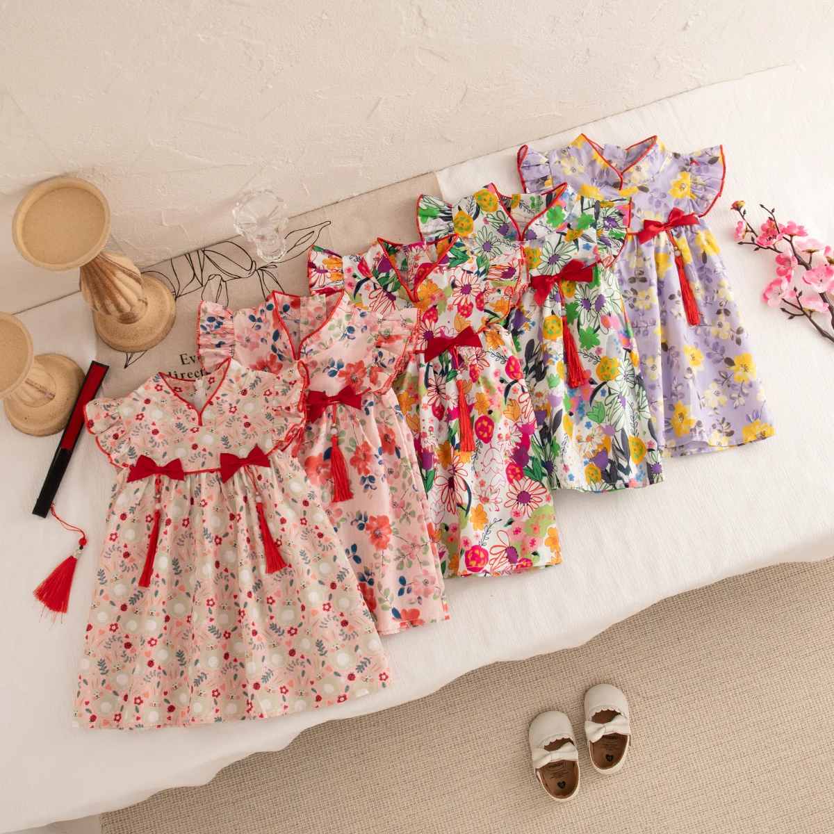 Baby Mädchen Kleid Sommer Voll Gedruckt Blume Kleine Fliegen Ärmel Chinesischen Stil Mädchen Kleid Nette Baumwolle Cheongsam Chinesische Mädchen Kleid Image
