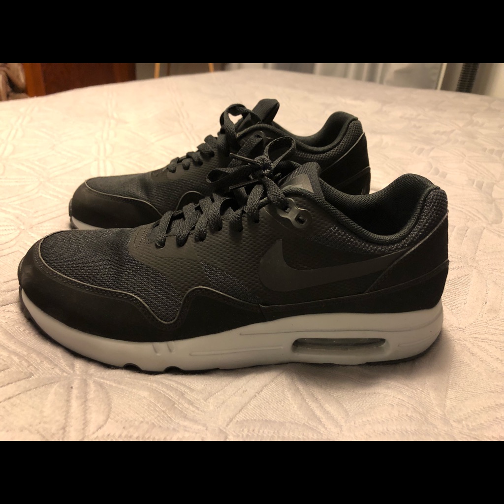 Nike Shoes | Black Nike Tennis Shoes-8.5 | Color: Black | Size: 8.5