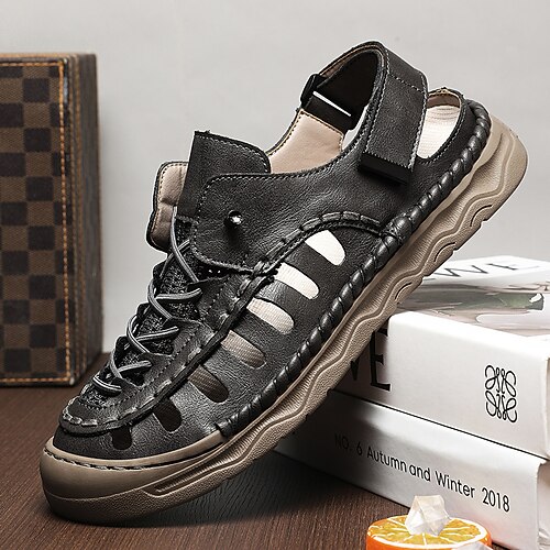 Braune Herrensandalen mit verstellbarem Riemen, offenem Zehenbereich und rutschfester Sohle für den Alltag und die Freizeit Image