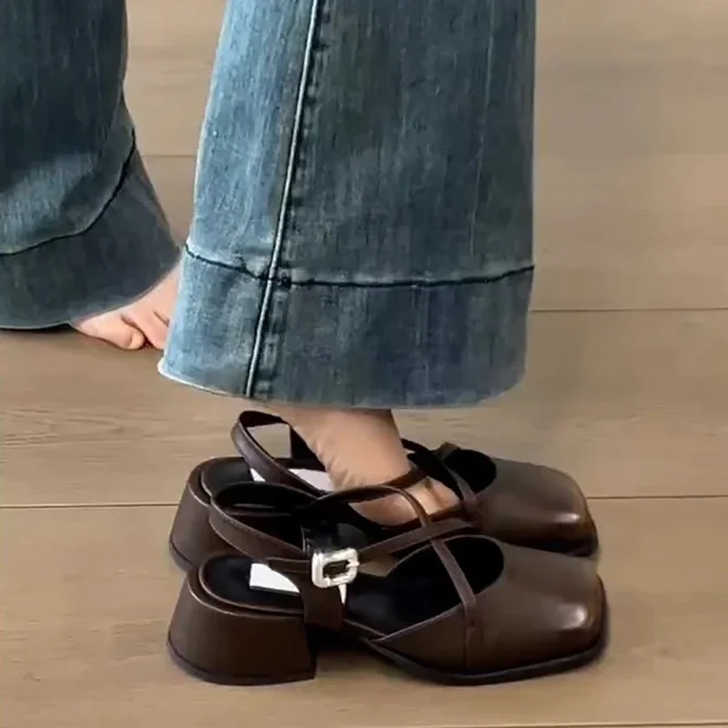 Designer-Cover-Toe-Frauen-Mary-Jane-Schuhe, modische Singbacks-Schuhe mit Kreuzschnalle, 2025, Frühling, weibliche Schuhe mit dickem Absatz