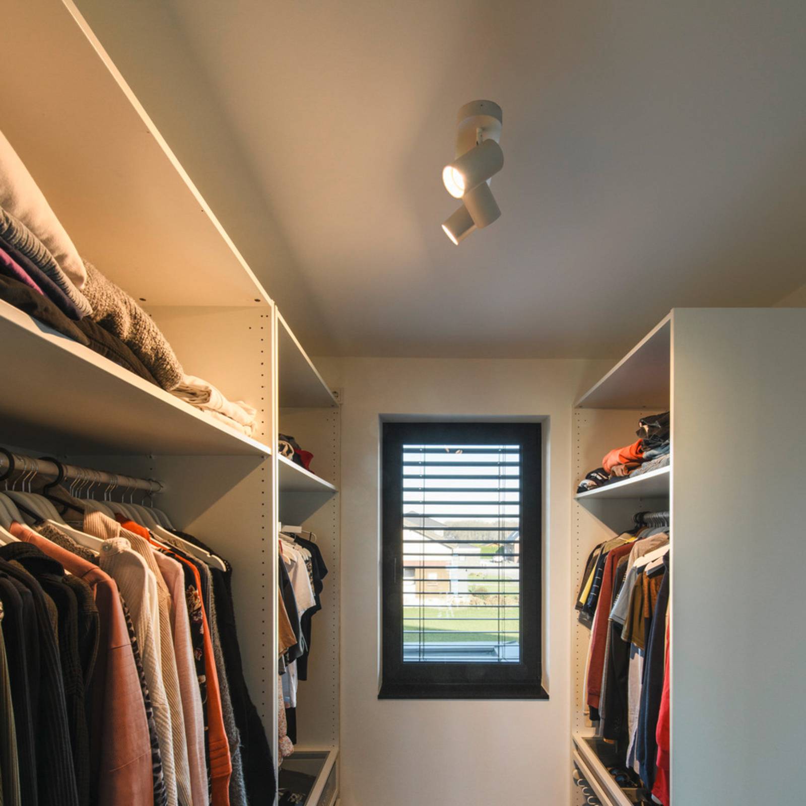 SLV Asto Tube Deckenspot GU10 3-flg. linear weiß Tube, dimmbar, weiß / opal, für Wohn- / Esszimmer, Aluminium, Modern, Strahler