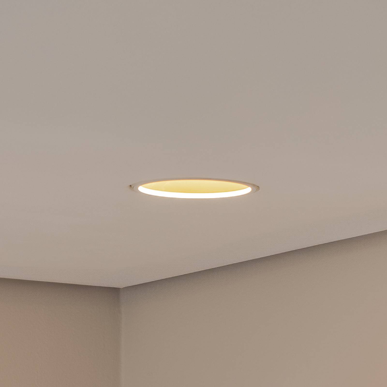 BEGA LED-Deckeneinbauspot Studio Line, weiß/messing, Aluguss Line, messing / gold, für Wohn- / Esszimmer, Aluminium