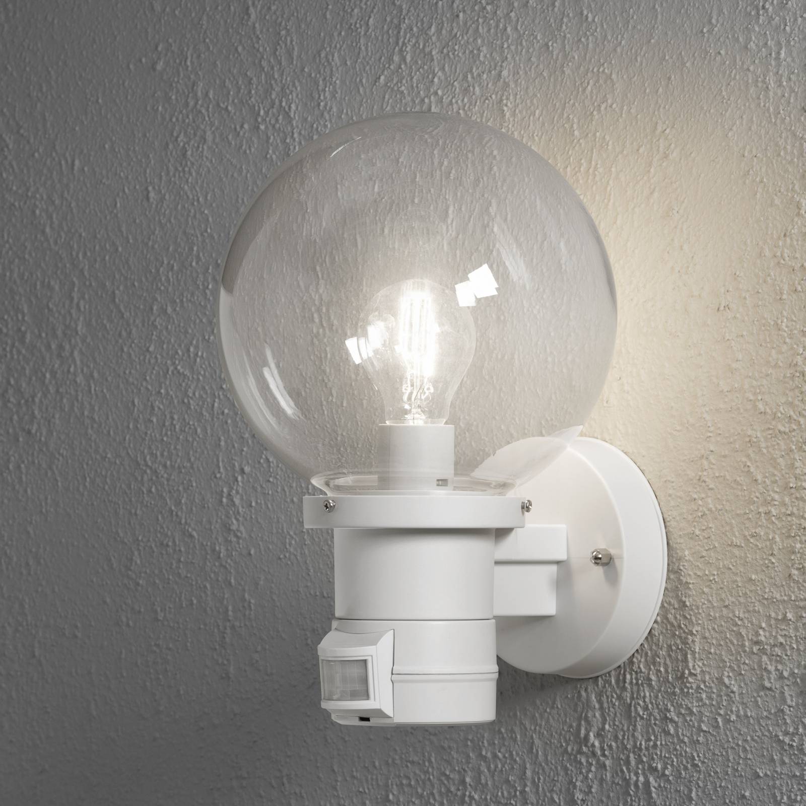 Konstsmide Aussenwandleuchte mit Bewegungsmelder NEMI, dimmbar, weiß / opal, Kunststoff, Modern