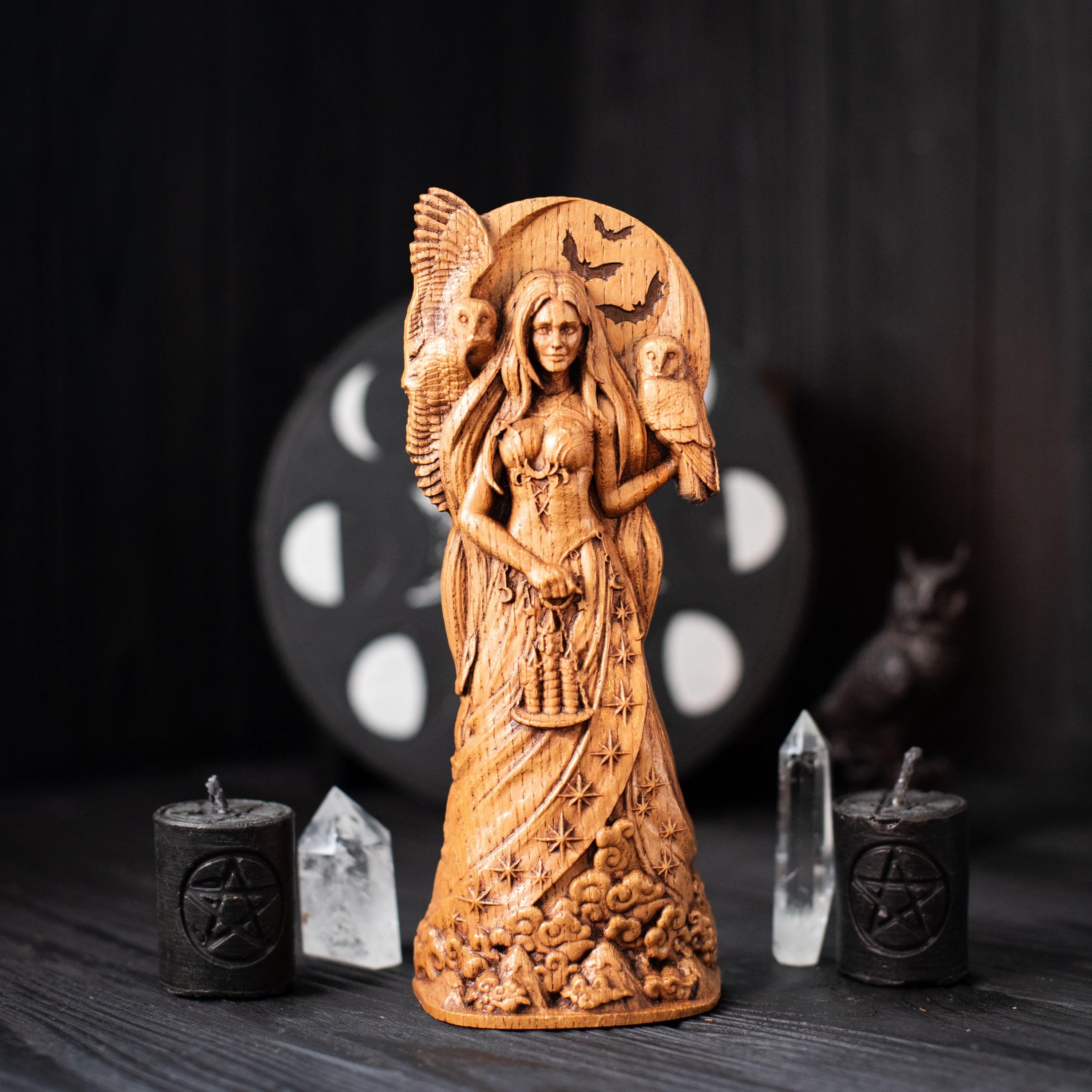 Dea NYX, NYX, Dea Nyx, dea della notte, statua della dea greca, dea della luna, mitologia greca, dea Selene, altare greco antico
