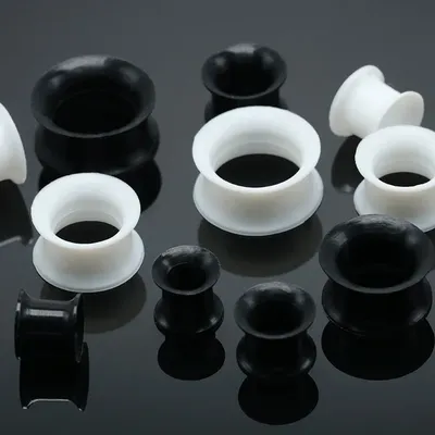 4Pcs Thick Silicone White & Black Saddle Ear Lobe Flesh Tunnel Double Flared Ear Plug Stretcher