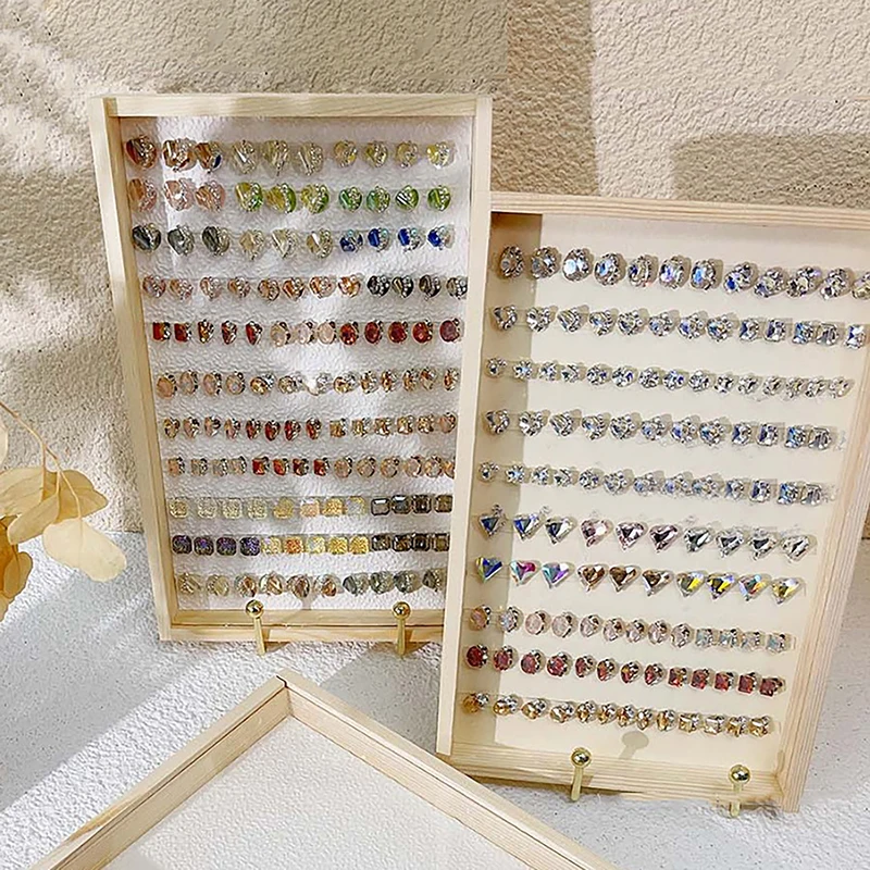 Staubdichte Nail Art Display Board im klassischen Stil, Massivholz-Nagelfarbbrett, minimalistische Werke, Maniküre, Schmuck-Display Image