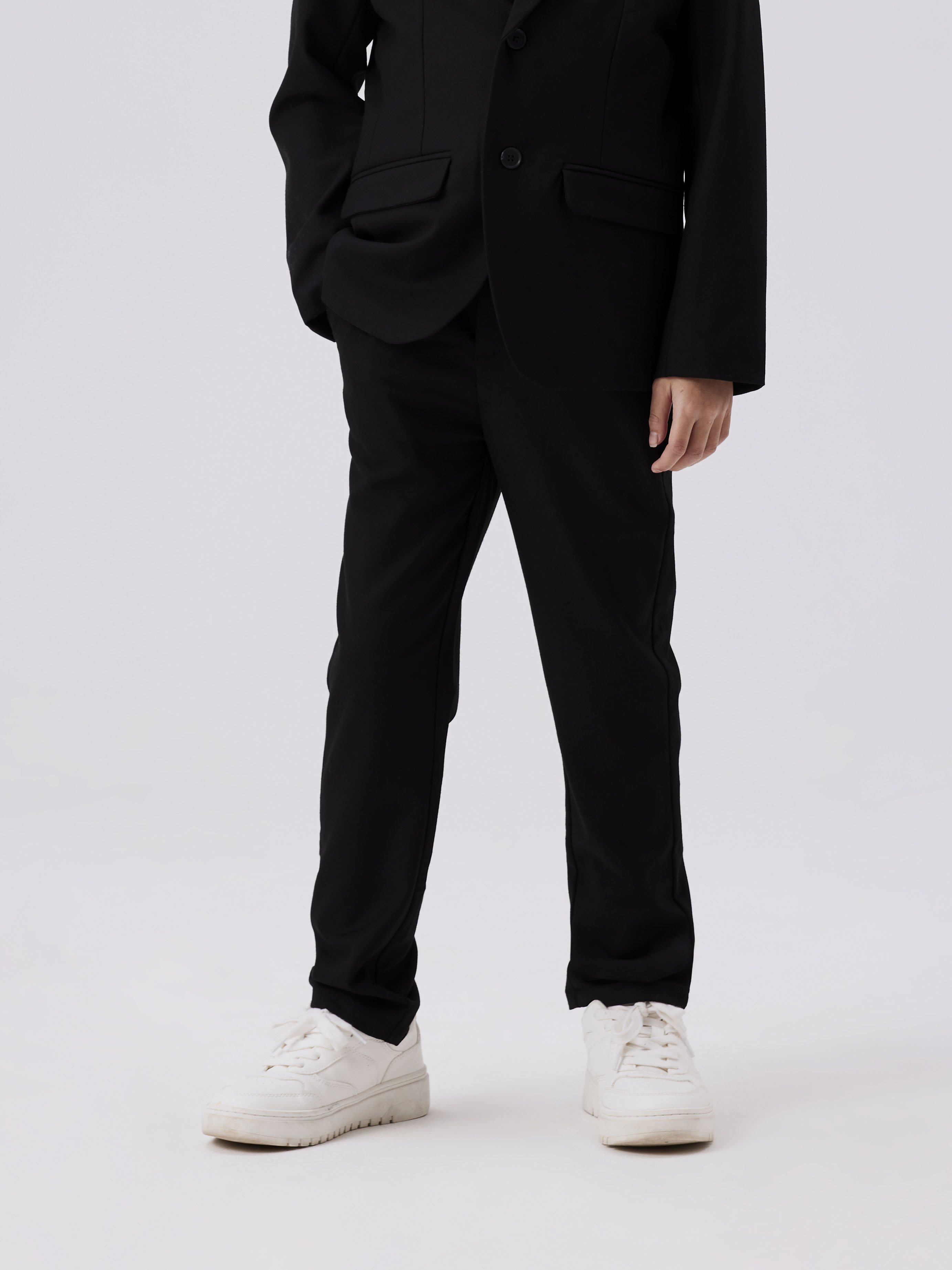 Chinos NAME IT "NKMRIRAMEL PANT NOOS", Jungen, Gr. 152, N-Gr, schwarz, Web, Obermaterial: 64% Polyester, 32% Viskose, 4% Elasthan, unifarben, regular fit normal, Hosen Image
