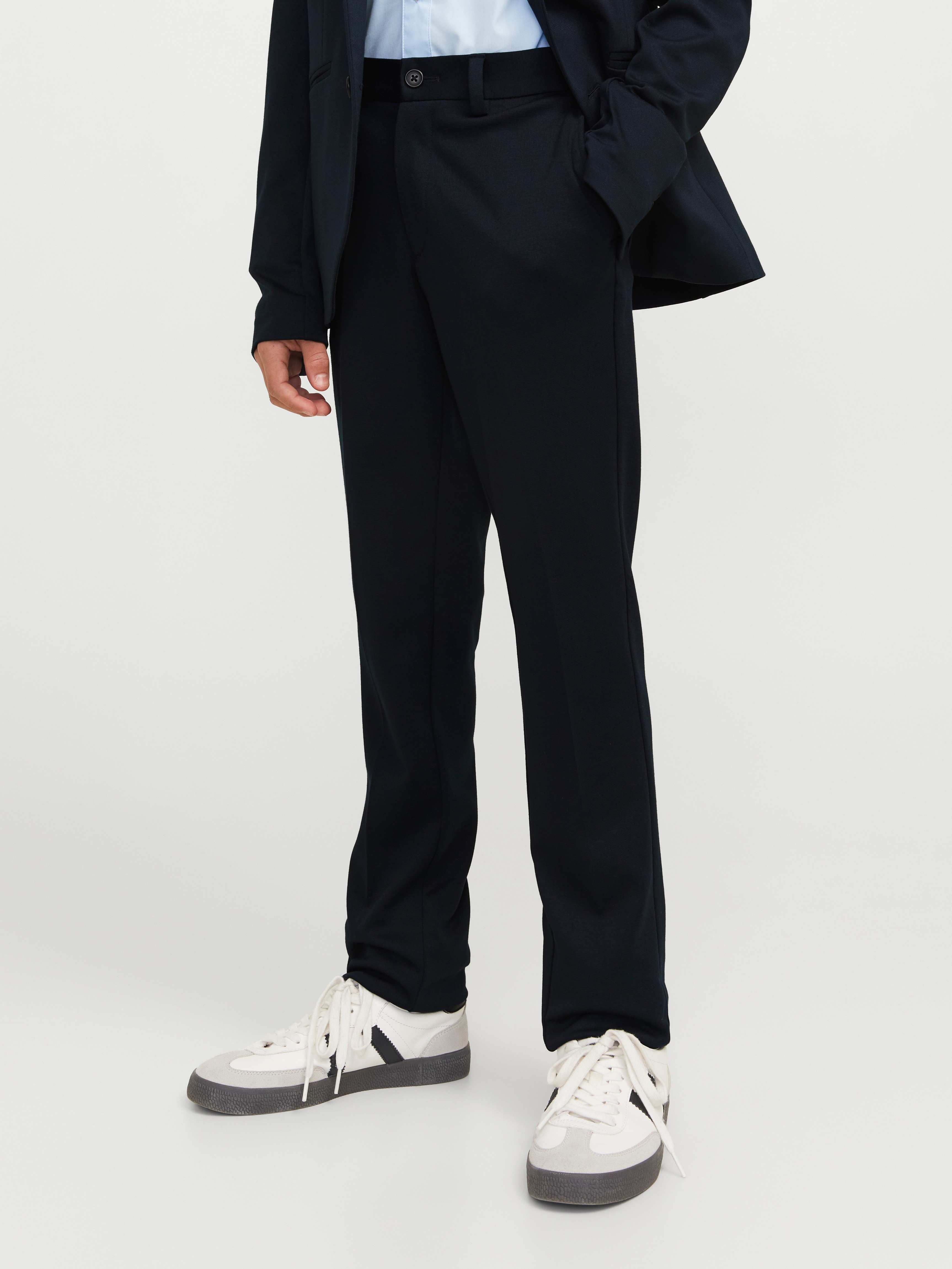 Anzughose JACK & JONES JUNIOR "JJEJAXON bietet Komfort durch elastische Passform", Jungen, Gr. 140, N-Gr, blau (schwarz navy), Jersey, Obermaterial: 79% Polyester, 18% Viskose, 3% Elasthan, unifarben, slim fit knöchellang, Hosen, unifarben, modisch,... Image