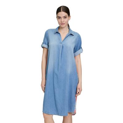Jeanskleid CARTOON "Cartoon Jeanskleid mit Patches", Damen, Gr. 42, Normalgrößen, patch blau, rosé, Obermaterial: 50% Baumwolle, 40% Lyocell, 10% Modal., modisch, lässig geschnitten kurz, V-Ausschnitt, Kurzarm, Kleider, Patches Image