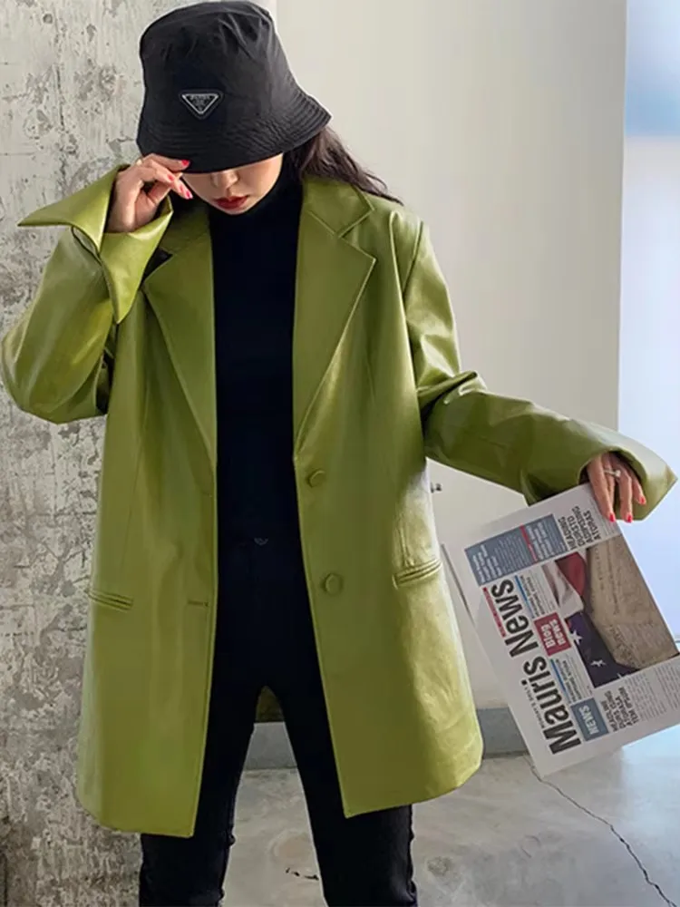 Mauroicardi Frühling Herbst Grün Kunstleder Blazer Jacke Frauen mit Roll-Up Ärmeln Einreiher Lose Casual Kleidung 2025,