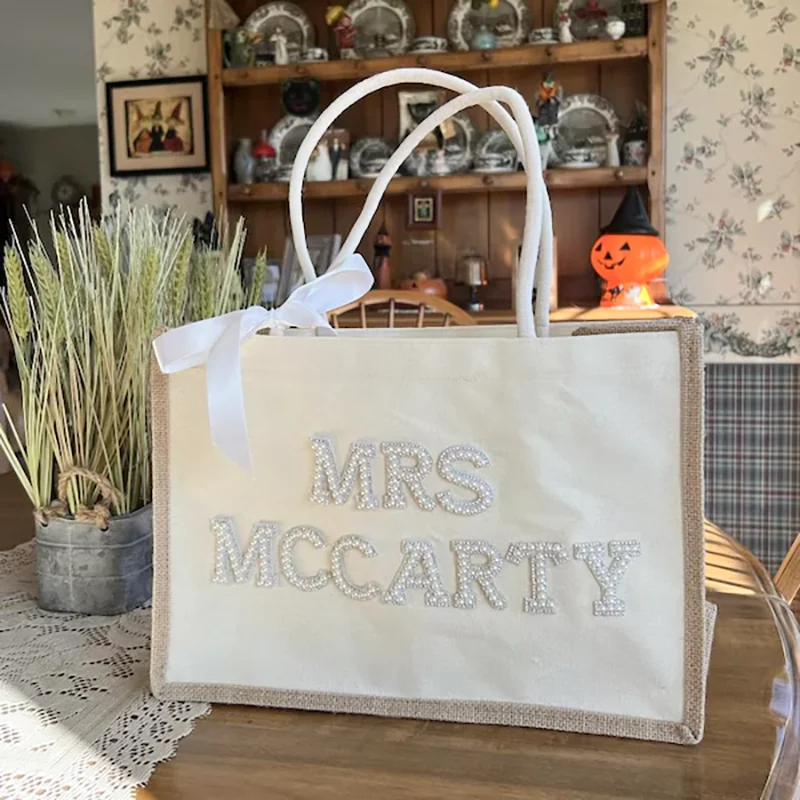 Große individuelle Damen-Einkaufstasche mit weißen Perlen und Schleife, Brautparty, Bachelorette, Flitterwochen, Geschenke, Zubehör für die zukünftige Braut Image