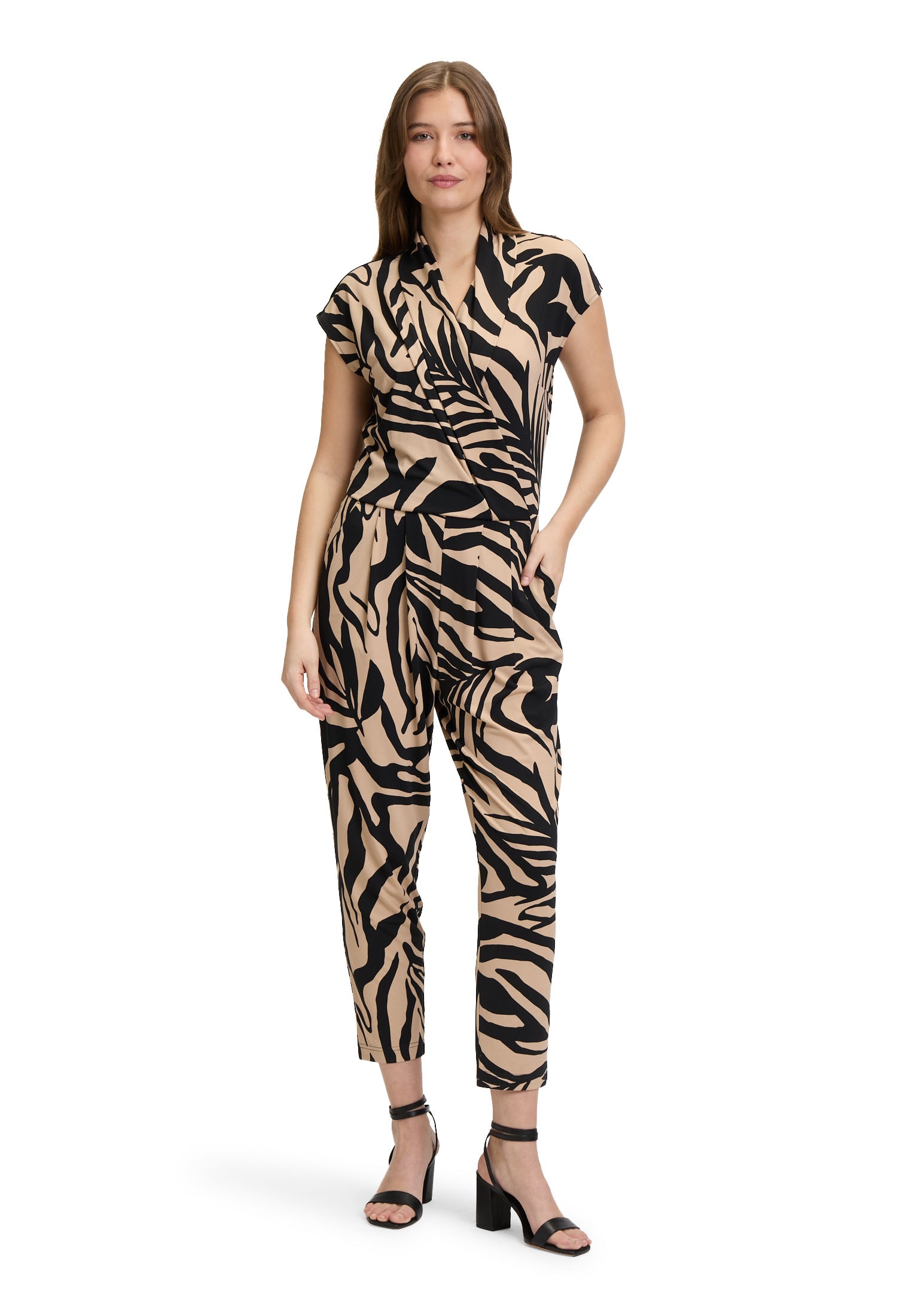 Overall BETTY BARCLAY "Damen mit Eingrifftaschen", Damen, Gr. 36, Normalgrößen, schwarz (schwarz, beige), Jersey, Obermaterial: 95% Polyester, 5% Elasthan, figurumspielend, Overalls Overall, Form