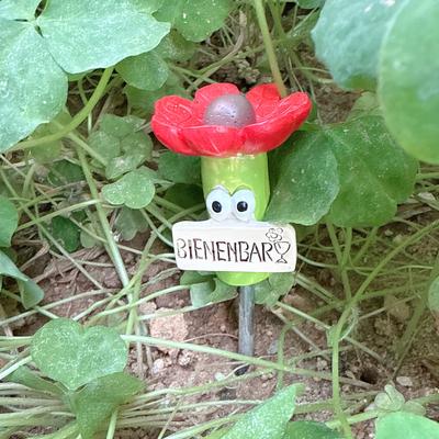 TEMU 2pcs/1pc - For Wild Bees And Insects - Insect Waterer, Flower-shaped Bee Drinking Station For Feeding, Insect Watering Cup, Waterer, Bath Tub, Outdoor Garden Decoration Image