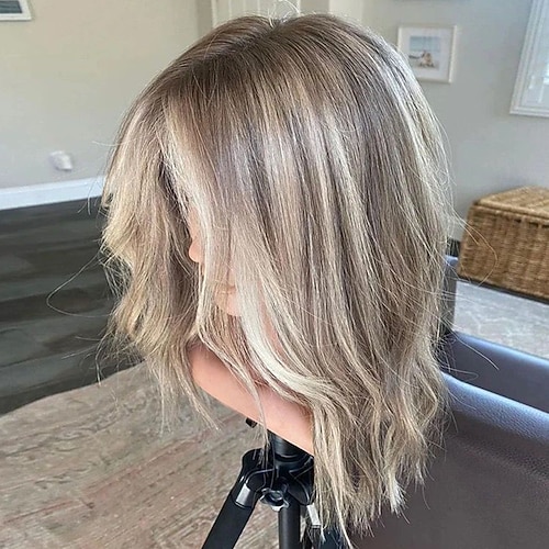 kurze 100 % unbehandeltes Remy-Menschenhaar, 5 x 5 Verschluss, 13 x 4 Lace-Front-Perücke, gestufter Haarschnitt, brasilianisches Haar, gewellte blonde Perücke, gesträhntes gefärbtes Haar, natürlicher Image