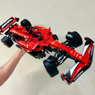 2025 neue 1361 stücke Technische Mechanische Supercar Bausteine SF-24 Formel F1 Racing Montage Image