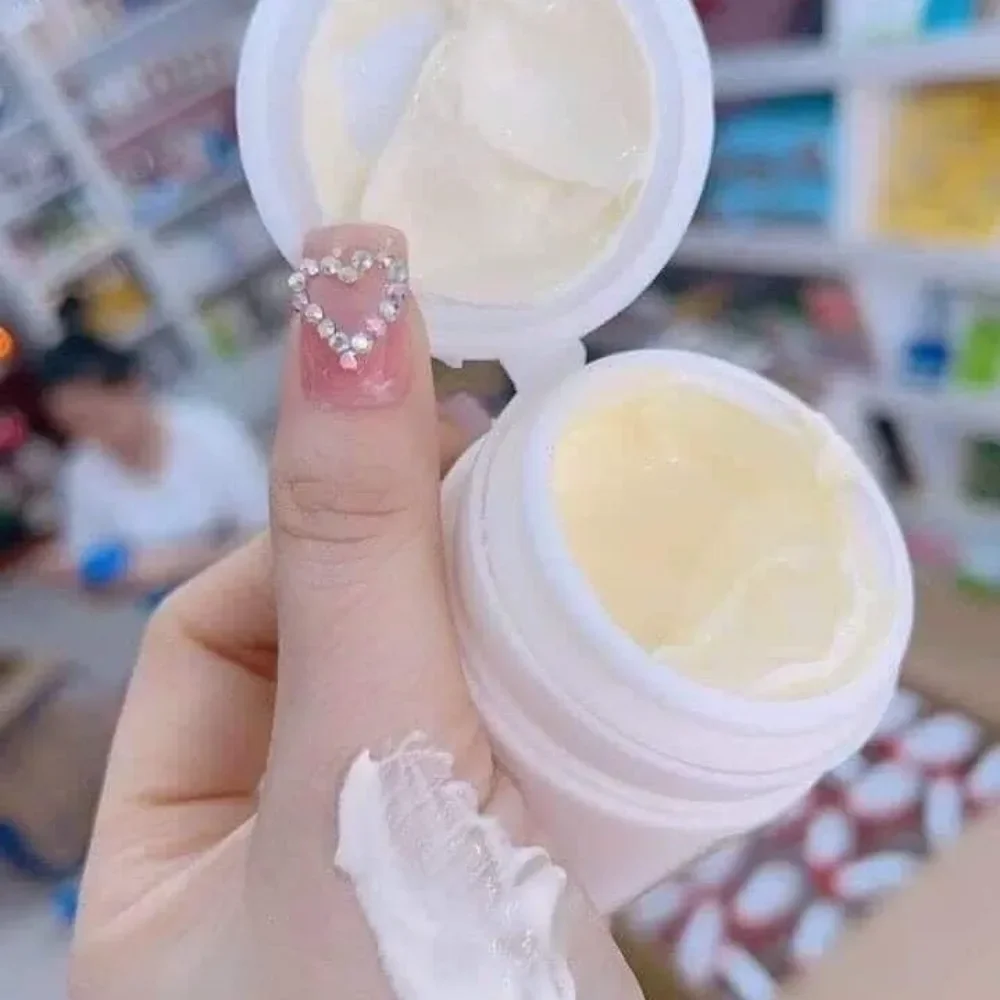 Abutine 3c3 Whitening Body 250 g reduziert dunkle Hautunreinheiten, spendet Feuchtigkeit, hellt und glättet die Haut auf Image