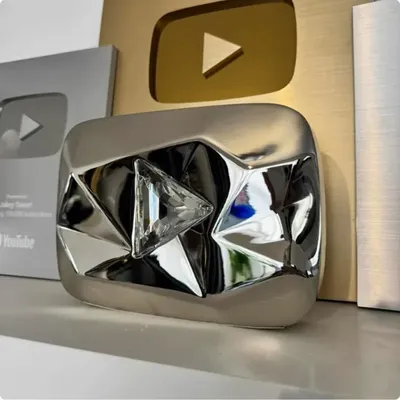 Benutzerdefinierte DIY YouTube Play Button Award Medaille Traditioneller Stil Metall Diamanten Image