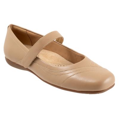 Extra Wide Width Women's Sherese Flat by Trotters in Beige (Size 9 1/2 WW)