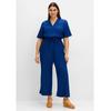 Jumpsuit SHEEGO "Große Größen", Damen, Gr. 52, Normalgrößen, blau (blaubeere), Obermaterial: 97% Polyester, 3% Elasthan, unifarben, feminin, figurumspielend lang, V-Ausschnitt, Kurzarm, Overalls, mit Bindegürtel, in Längsstruktur