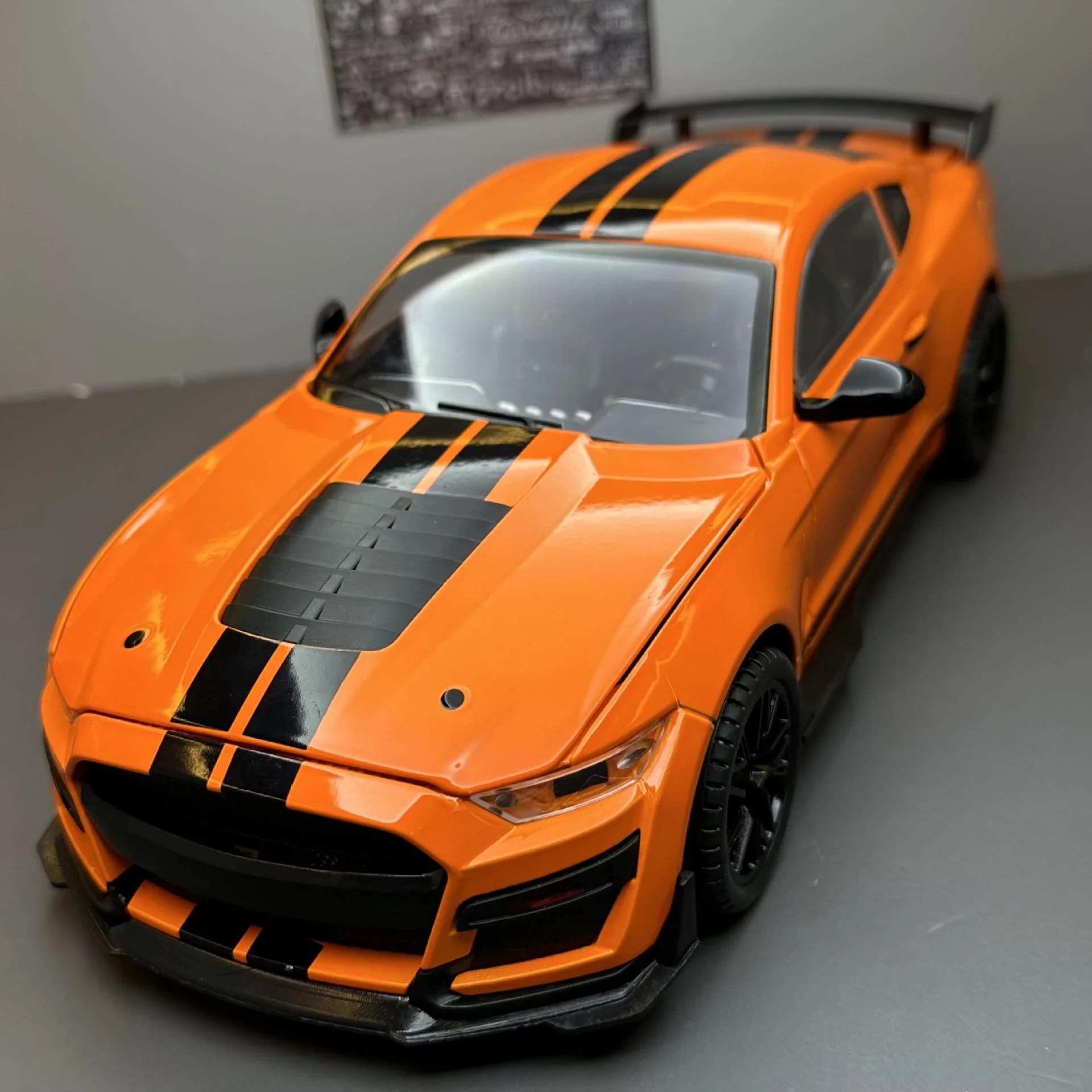 Große 1:18 Ford Mustang GT500 Miniaturen Legierung Druckguss Metall Fahrzeug Modell Schreibtisch Desktop Sammlung Dekorative Hobby Ornamente