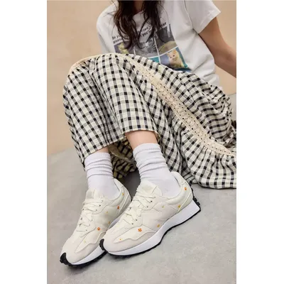 New Balance Sea Salt Daisy 327 Trainers - Cream Shoe UK 4 at Urban Outfitters