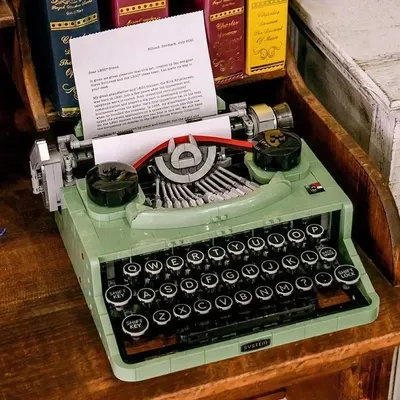2025 new product creative series retro typewriter model building blocks difficult boys educational
