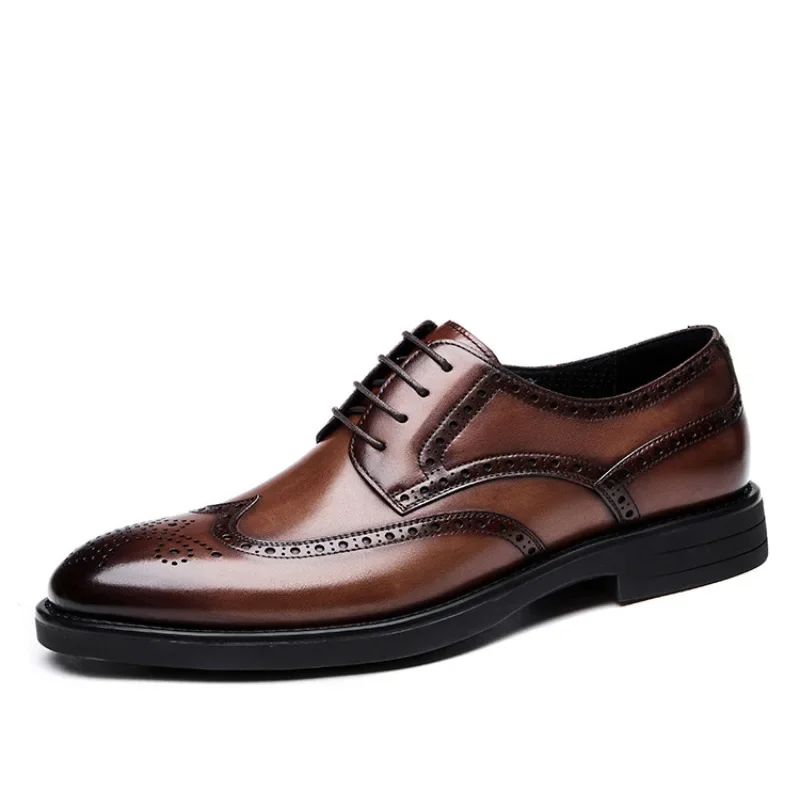 2024 geschnitzte Block Leder Schuh Allmatch Business Kleid Schuh Männer Hochzeit Bankett Schuh Sozialen Schuh Männlichen Britischen Luxus Männer Schuh
