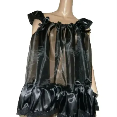 Schwarzer Sissy Organza-Rock mit Hosenträger, ärmelloser Rock, Dienstmädchen-Rollenspiel, Image