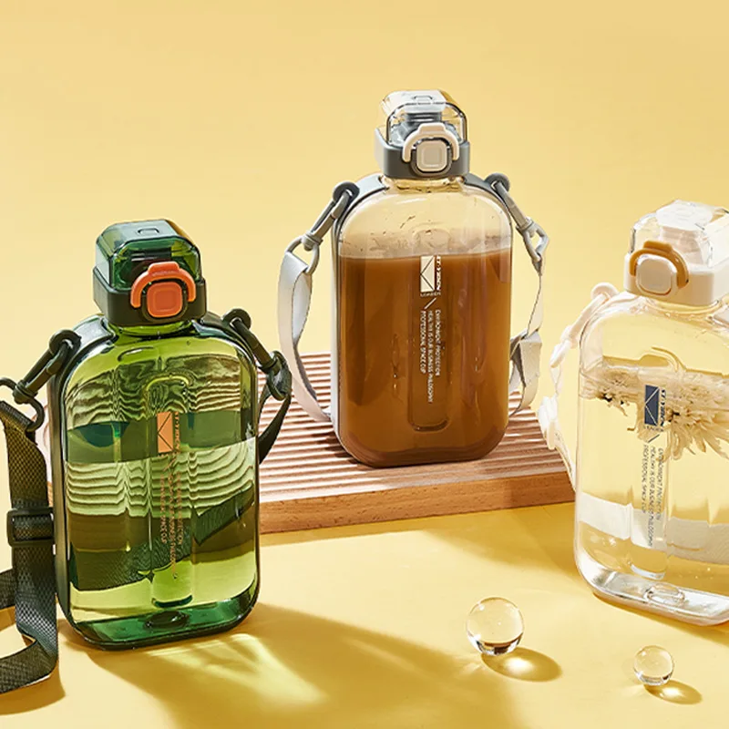 Einfacher flacher Plastik becher für Männer und Frauen, tragbarer Becher für Männer und Frauen, quadratische Cross-Body-Sport wasser flasche Image